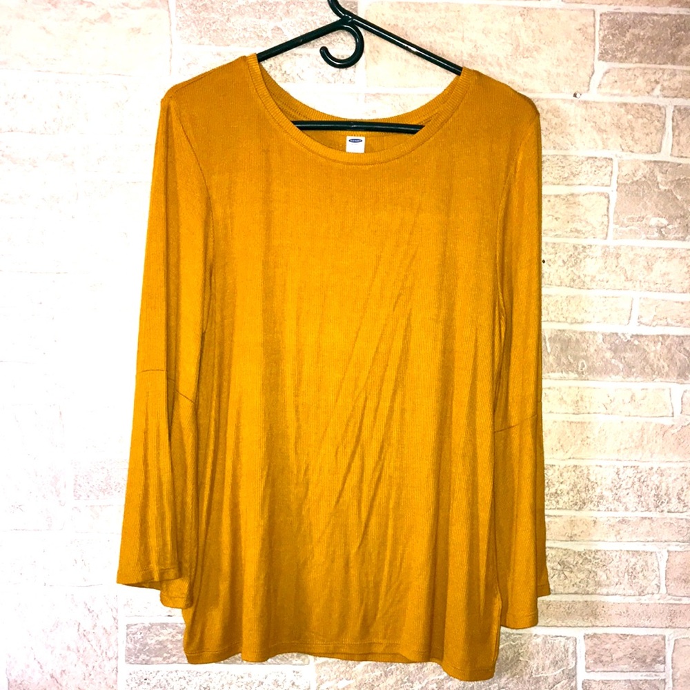 ✅Old Navy Ribbed Long Sleeve Top with belle Sleeves